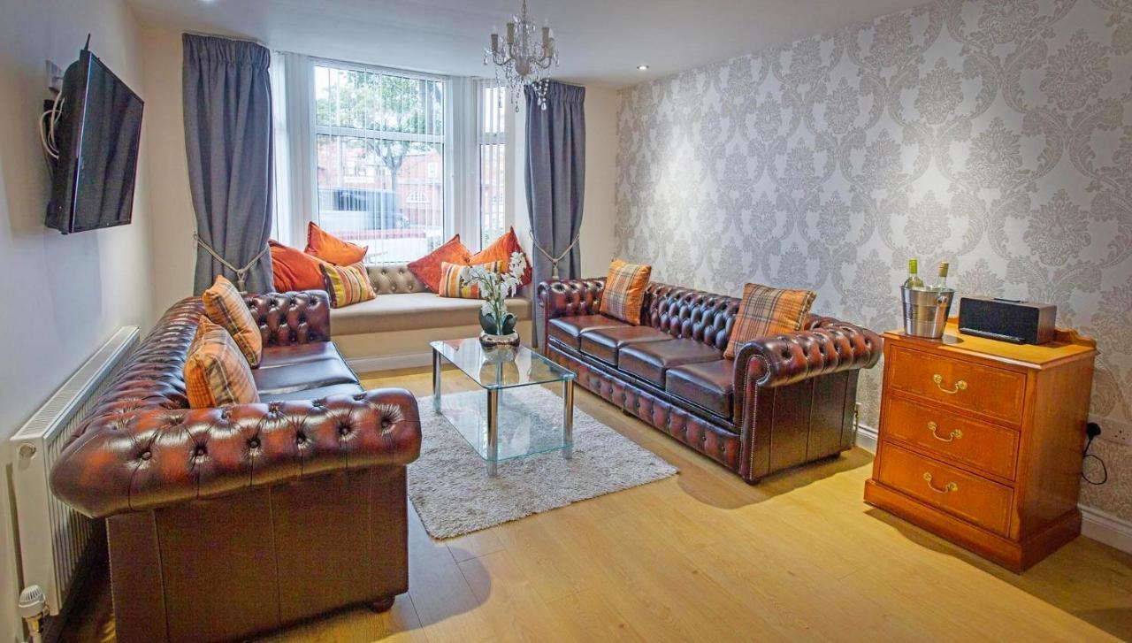 Scarborough Stays - Luxury Townhouse Ideal For Large Groups - Hot Tub Exterior foto